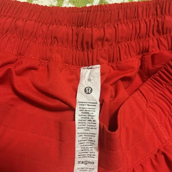 Lululemon Hotty Hot Low-Rise Short 2.5" - Picture 11 of 11